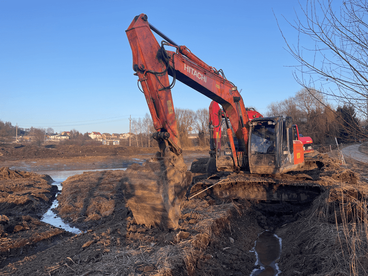 Stavba zahájena. Na místě mokřadu u Mladkova vznikají nové tůně.